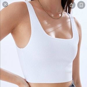 SOLD Aritzia Babaton Sculpt Knit Squareneck Cropped Tank